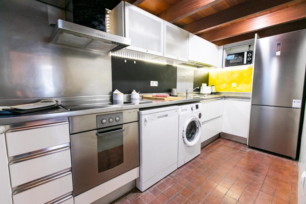 Apartamento 3 Dormitorios en Calle San Vicente. Sevilla Exterior foto