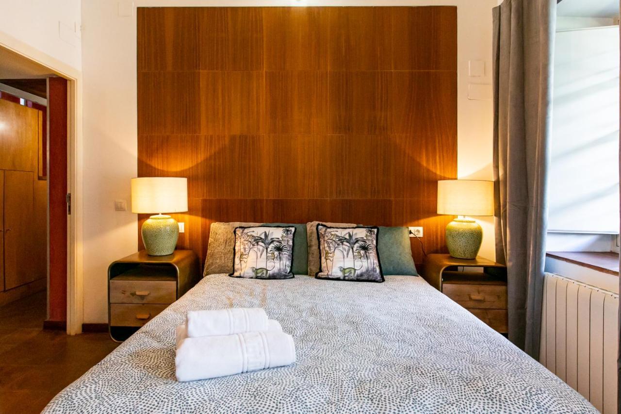 Apartamento 3 Dormitorios en Calle San Vicente. Sevilla Exterior foto